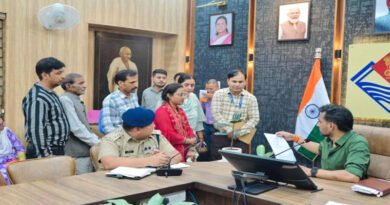 CM हेल्पलाइन की फाइलें दबाने वाले अफसरों पर कसने लगा शिकंजा, 6 महीने पुरानी शिकायतों पर देहरादून DM सख्त