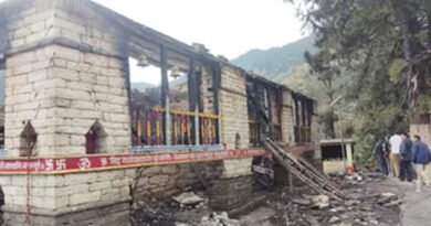 दानपुर की आस्था खाक: बदियाकोट के आदिबद्री मंदिर में लगी भीषण आग, सदियों पुराना इतिहास और श्रद्धा का केंद्र जलकर राख